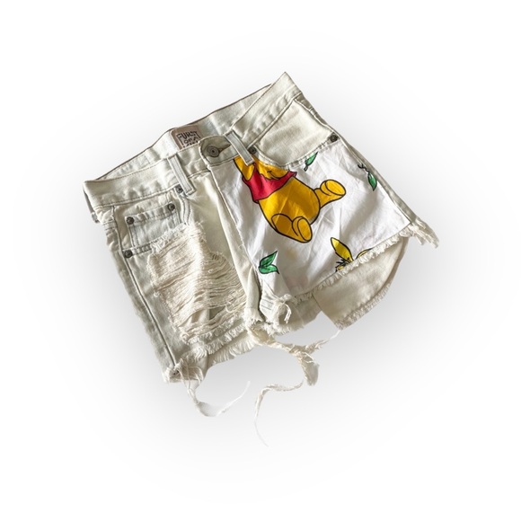 LF Furst ofaKind ❤︎ Upcycled Vintage Levi's® ❤︎ Cut Off Disney Winnie Pooh Short - Picture 4 of 16